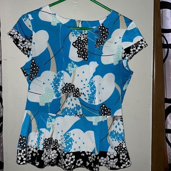 New York and Company floral, Peplum, short sleeve, blouse, size medium - Picture 1 of 10